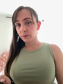 Snapshot of natalie_cowens chatting on 06-18-26, 09:19 natalie cowens online show from 06-18-26, 09:19