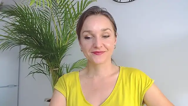 Snapshot of AliciaDesire chatting on 12-02-24, 11:01 AliciaDesire online show from 12-02-24, 11:01