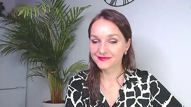 Snapshot of AliciaDesire chatting on 12-10-24, 07:58 AliciaDesire online show from 12-10-24, 07:58