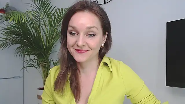 Snapshot of AliciaDesire chatting on 01-07-25, 11:16 AliciaDesire online show from 01-07-25, 11:16