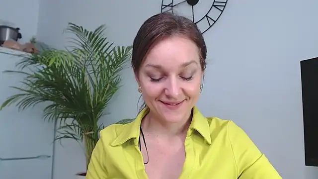 Snapshot of AliciaDesire chatting on 01-13-25, 10:47 AliciaDesire online show from 01-13-25, 10:47