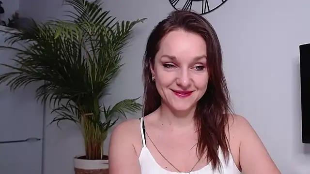 Snapshot of AliciaDesire chatting on 01-20-25, 07:58 AliciaDesire online show from 01-20-25, 07:58