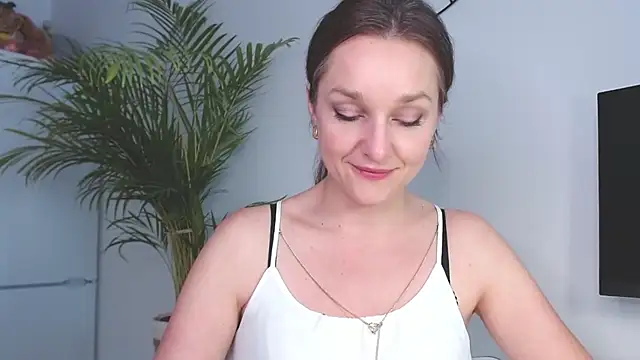 Snapshot of AliciaDesire chatting on 01-23-25, 11:04 AliciaDesire online show from 01-23-25, 11:04