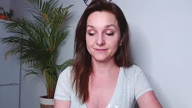 Snapshot of AliciaDesire chatting on 03-19-25, 06:01 AliciaDesire online show from 03-19-25, 06:01