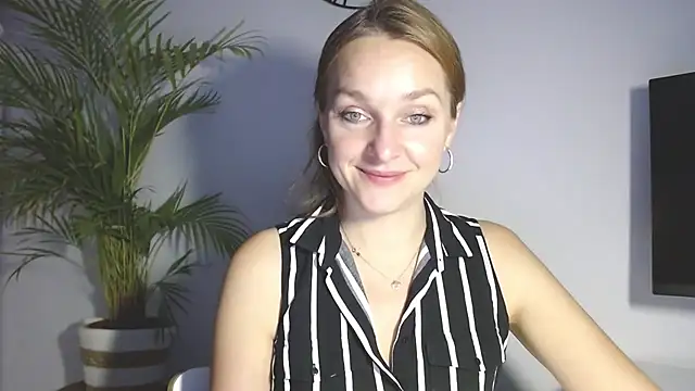 Snapshot of AliciaDesire chatting on 12-03-25, 07:16 AliciaDesire online show from 12-03-25, 07:16