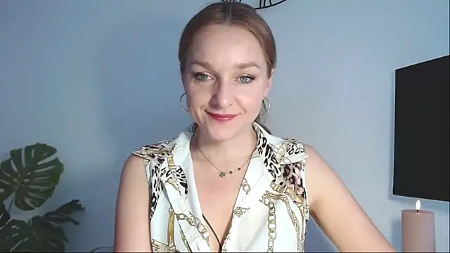 Snapshot of AliciaDesire chatting on 03-12-26, 06:52 AliciaDesire online show from 03-12-26, 06:52