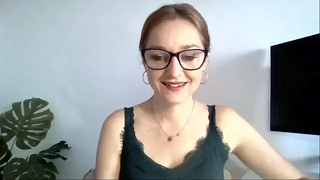 Snapshot of AliciaDesire chatting on 03-13-26, 06:53 AliciaDesire online show from 03-13-26, 06:53