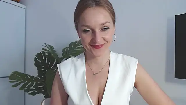 Snapshot of AliciaDesire chatting on 03-25-26, 07:14 AliciaDesire online show from 03-25-26, 07:14