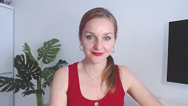 Snapshot of AliciaDesire chatting on 04-07-26, 01:44 AliciaDesire online show from 04-07-26, 01:44