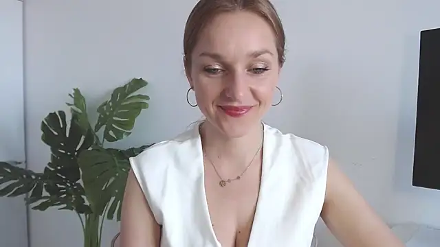 Snapshot of AliciaDesire chatting on 04-09-26, 06:41 AliciaDesire online show from 04-09-26, 06:41