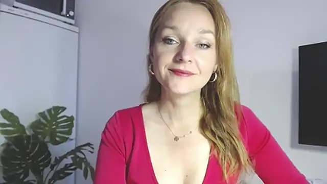 Snapshot of AliciaDesire chatting on 05-06-26, 06:08 AliciaDesire online show from 05-06-26, 06:08