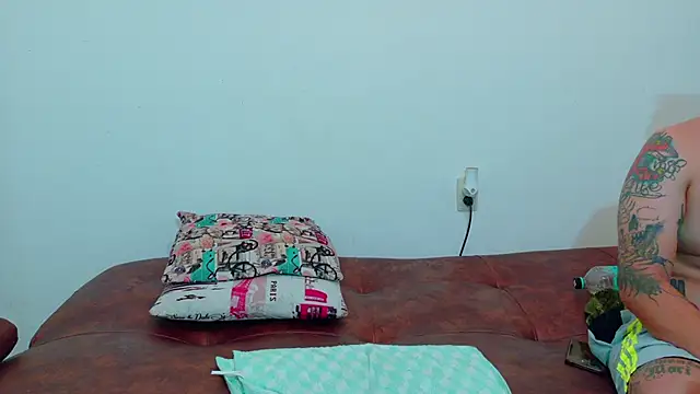 Snapshot of clydexxxbunny chatting on 12-22-24, 07:54 clydexxxbunny online show from 12-22-24, 07:54