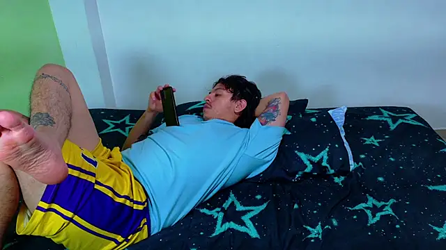 Snapshot of clydexxxbunny chatting on 01-16-25, 10:42 clydexxxbunny online show from 01-16-25, 10:42