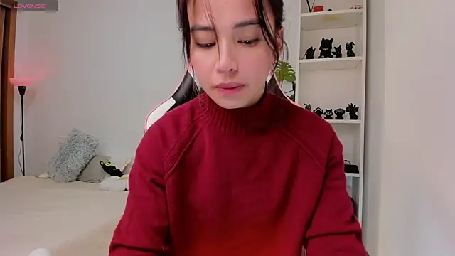 Snapshot of Adriennesexxx chatting on 12-13-24, 10:51 Adriennesexxx online show from 12-13-24, 10:51