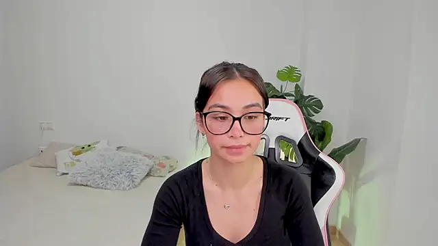 Snapshot of Adriennesexxx chatting on 01-29-25, 11:30 Adriennesexxx online show from 01-29-25, 11:30