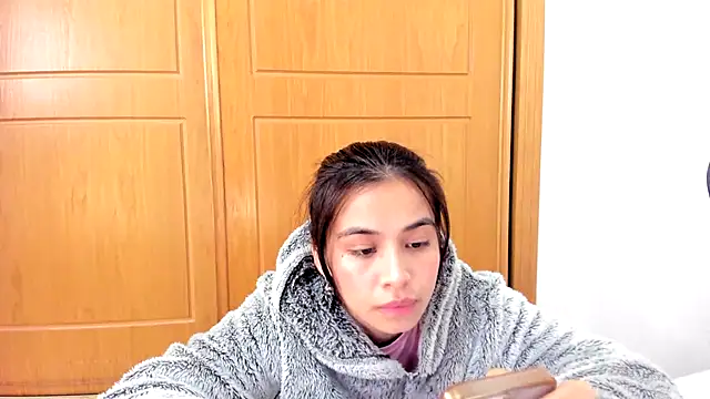 Snapshot of Adriennesexxx chatting on 02-21-25, 09:43 Adriennesexxx online show from 02-21-25, 09:43