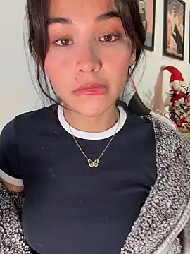 Snapshot of Adriennesexxx chatting on 11-26-25, 06:53 Adriennesexxx online show from 11-26-25, 06:53