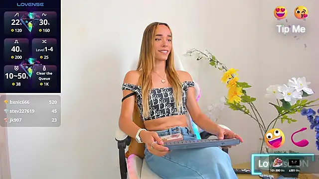 Snapshot of Linda_Crawford chatting on 01-16-25, 07:52 Linda Crawford online show from 01-16-25, 07:52