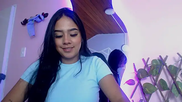 Snapshot of Shaarongp chatting on 03-21-25, 10:39 Shaarongp online show from 03-21-25, 10:39