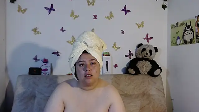 Snapshot of LennaTurnerr chatting on 07-15-26, 05:40 LennaTurnerr online show from 07-15-26, 05:40