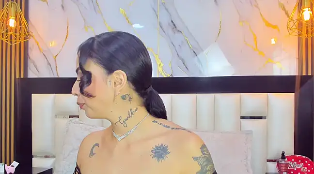 Snapshot of GiahDaniels chatting on 12-04-24, 05:05 GiahDaniels online show from 12-04-24, 05:05