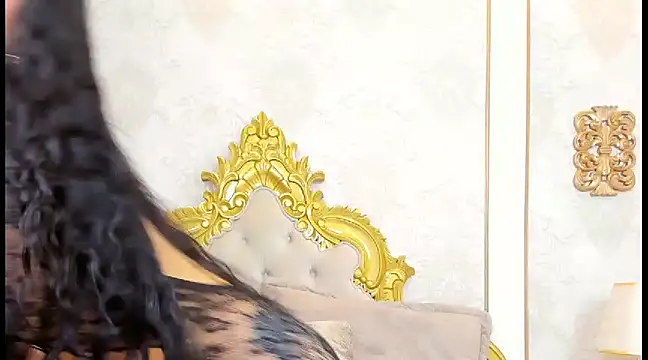 Snapshot of GiahDaniels chatting on 12-15-24, 02:37 GiahDaniels online show from 12-15-24, 02:37