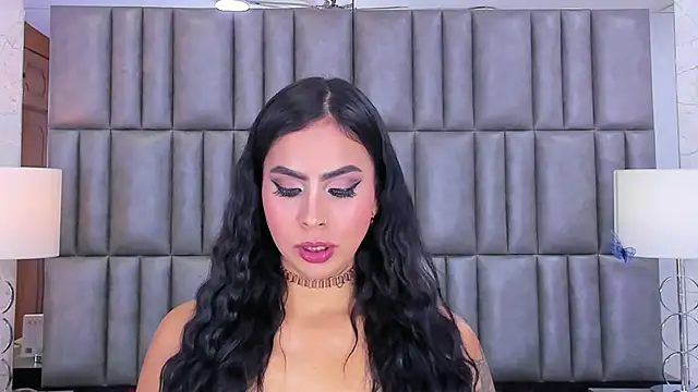 Snapshot of GiahDaniels chatting on 12-31-24, 08:26 GiahDaniels online show from 12-31-24, 08:26