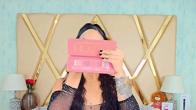 Snapshot of GiahDaniels chatting on 02-26-25, 08:54 GiahDaniels online show from 02-26-25, 08:54