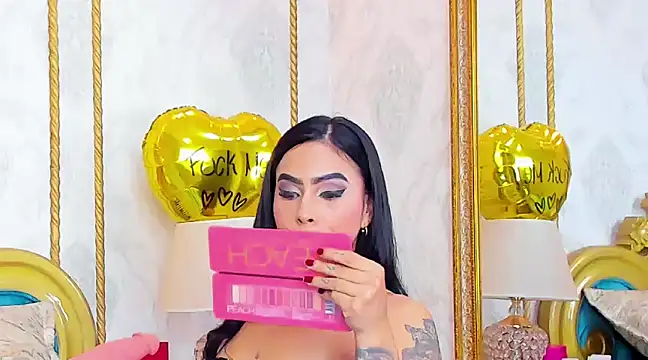 Snapshot of GiahDaniels chatting on 03-06-25, 01:05 GiahDaniels online show from 03-06-25, 01:05