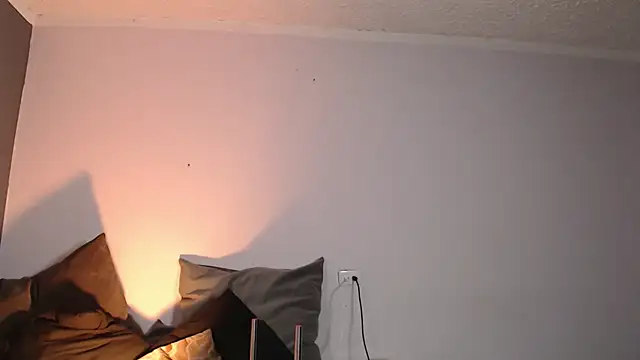 Snapshot of Miiaa_wallace chatting on 02-06-25, 01:16 Miiaa wallace online show from 02-06-25, 01:16