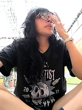 Snapshot of Fun_Everywhere chatting on 12-11-24, 09:45 Fun Everywhere online show from 12-11-24, 09:45