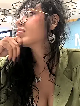 Snapshot of Fun_Everywhere chatting on 01-30-25, 11:24 Fun Everywhere online show from 01-30-25, 11:24