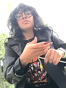 Snapshot of Fun_Everywhere chatting on 02-16-25, 03:27 Fun Everywhere online show from 02-16-25, 03:27