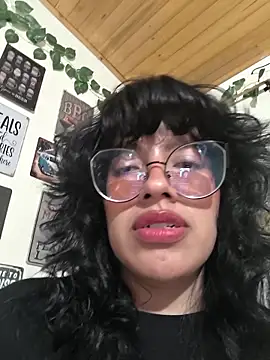 Snapshot of Fun_Everywhere chatting on 11-27-25, 09:50 Fun Everywhere online show from 11-27-25, 09:50