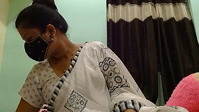 Snapshot of payal_sharma1 chatting on 05-13-26, 01:08 payal sharma1 online show from 05-13-26, 01:08