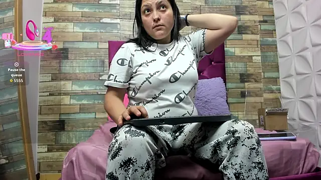 KataleyaStiward online show from 12-01-25, 01:27