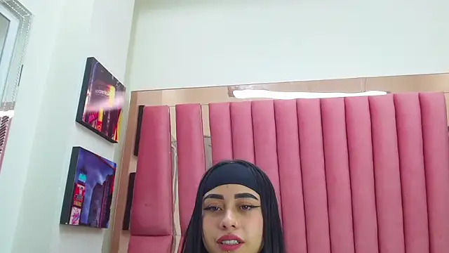 Snapshot of AnnySweett_ chatting on 01-20-25, 12:49 AnnySweett online show from 01-20-25, 12:49