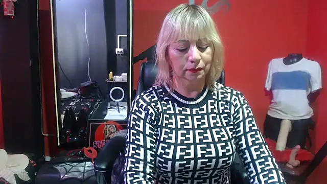 KLOE PIELL online show from 11-25-25, 09:26