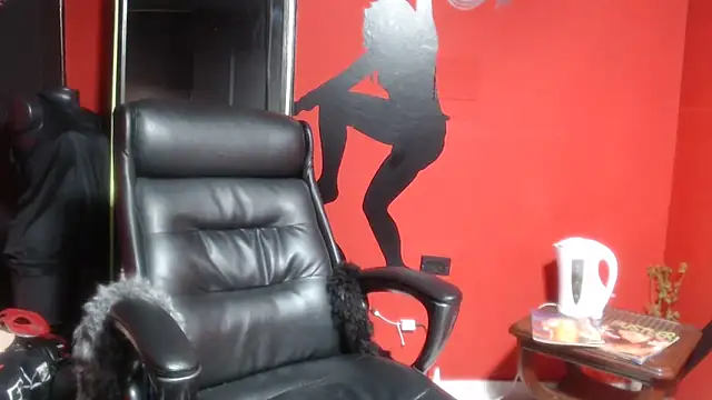 KLOE PIELL online show from 12-22-25, 08:06