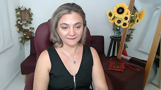Snapshot of Ghada_milf chatting on 06-04-26, 10:16 Ghada milf online show from 06-04-26, 10:16