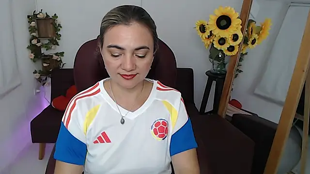 Snapshot of Ghada_milf chatting on 06-17-26, 10:43 Ghada milf online show from 06-17-26, 10:43