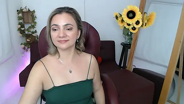 Snapshot of Ghada_milf chatting on 07-20-26, 11:40 Ghada milf online show from 07-20-26, 11:40
