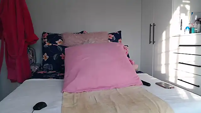 Snapshot of Amberbela chatting on 10-25-25, 03:58 Amberbela online show from 10-25-25, 03:58