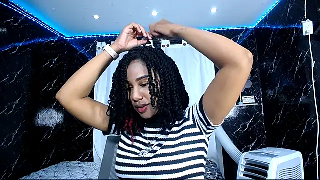 Hillary queen online show from 09-26-25, 01:15