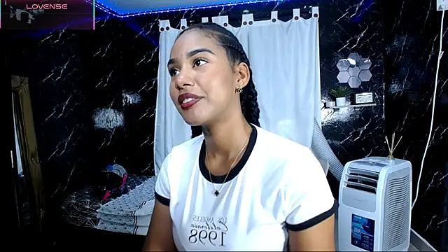 Hillary queen online show from 10-06-25, 12:46