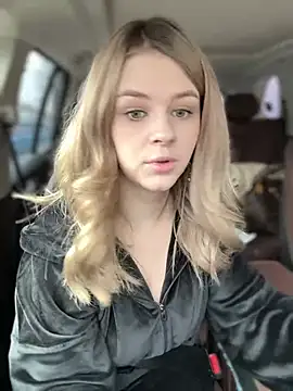 Snapshot of Love_Bri chatting on 02-23-25, 07:44 Love Bri online show from 02-23-25, 07:44