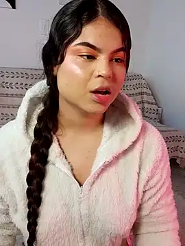 Snapshot of Cleo_hills chatting on 03-17-25, 02:01 Cleo hills online show from 03-17-25, 02:01