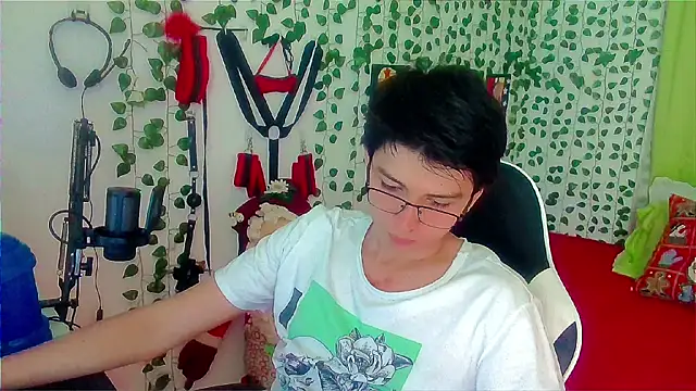 Andy gray online show from 12-21-25, 04:47