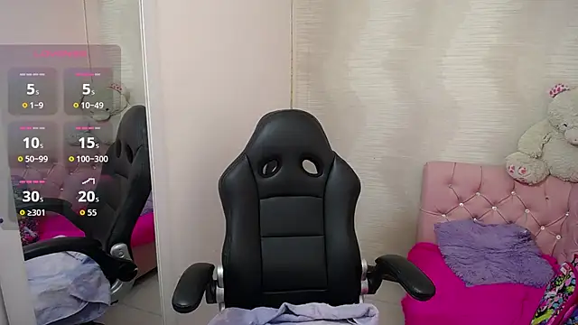 lauraguzman online show from 09-10-25, 03:17