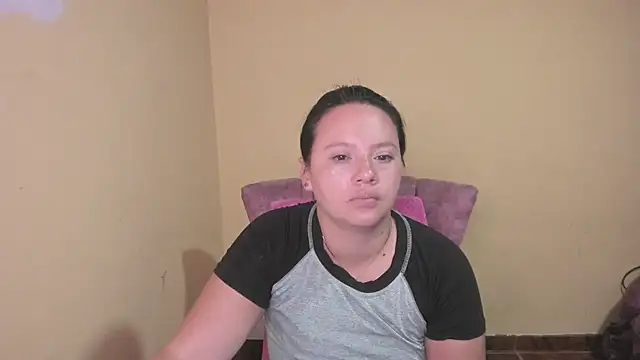 lauraguzman online show from 07-08-26, 03:55